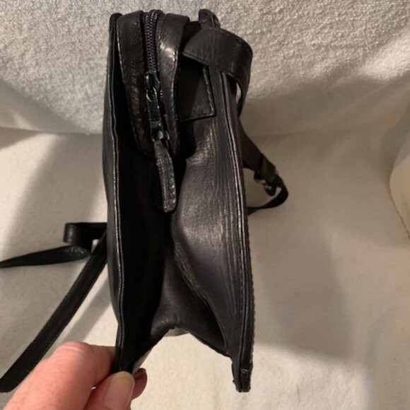 2 x *HP* Kenneth Cole black and white leather shoulder bag. NWOT - Picture 9 of 14